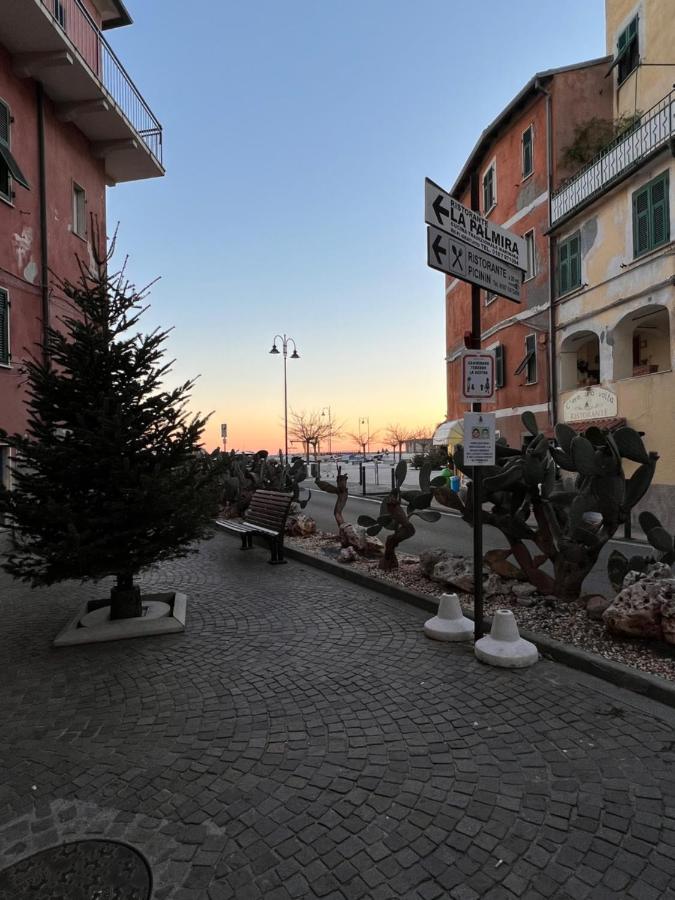 ホテル La Torretta A San Terenzo レーリチ エクステリア 写真